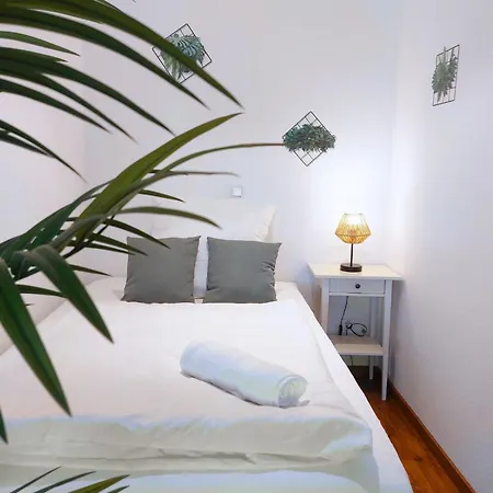 Rooftop L1 - Modernes Studioapartment Fuer 3 Personen *